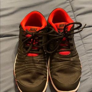 Nike shoes boys size 7